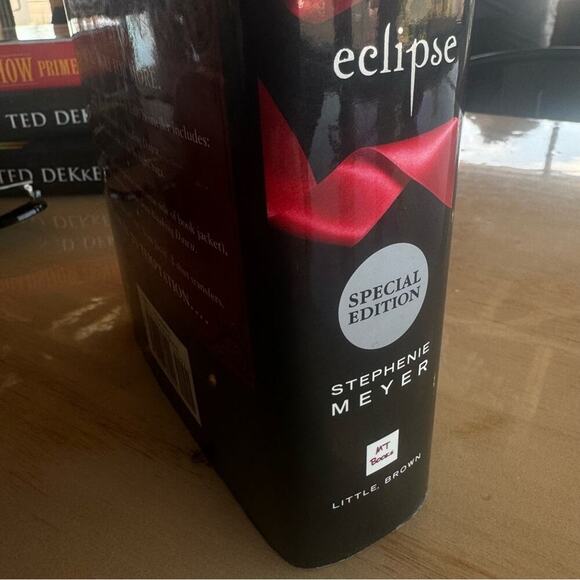 First Edition ECLIPSE ( Hardcover ) by Stephanie Meyer. 2007 . Book 3 of 5. - Picture 3 of 15
